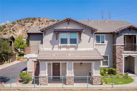 16739 Nicklaus Dr #25, Sylmar, CA 91342