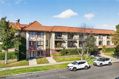 11127 La Maida #17, North Hollywood, CA 91601
