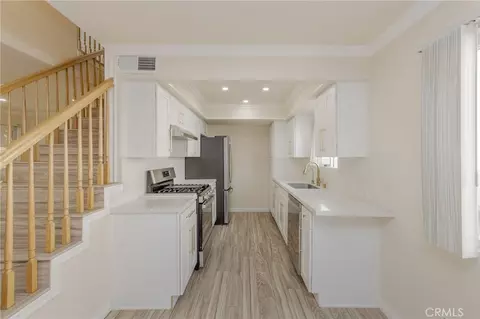 Entry Way - 1234 E Broadway #5, Glendale, CA 91205 photo 1 of 2