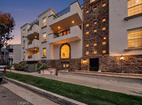 12407 Moorpark St #104, Studio City, CA 91604