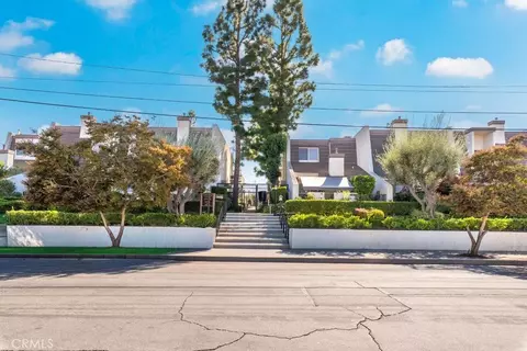 18340 Collins #D, Tarzana, CA 91356