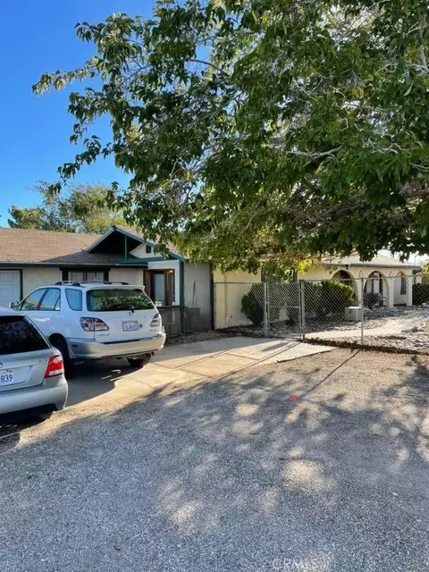 10722 Phelan Rd, Oak Hills, CA 92344