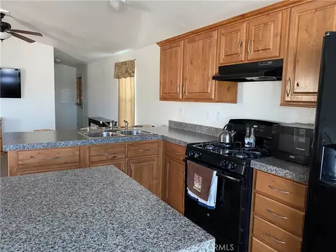 81 6th St, Needles, CA 92363 photo 4