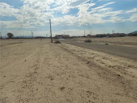 1291 Curtis Ave, Thermal, CA 92274 photo 3