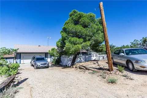 8787 Pine Tree Rd, Pinon Hills, CA 92372 photo 1