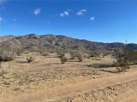 26425 Lancelet St, Apple Valley, CA 92308