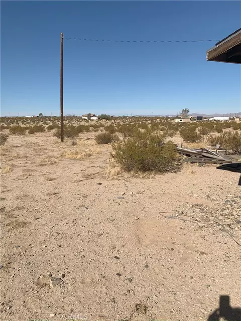 69829 Foley Dr, Twentynine Palms, CA 92277 photo 2