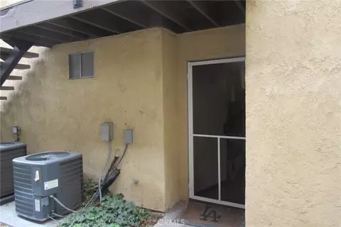 3252 Little Mountain Dr #C, San Bernardino, CA 92405