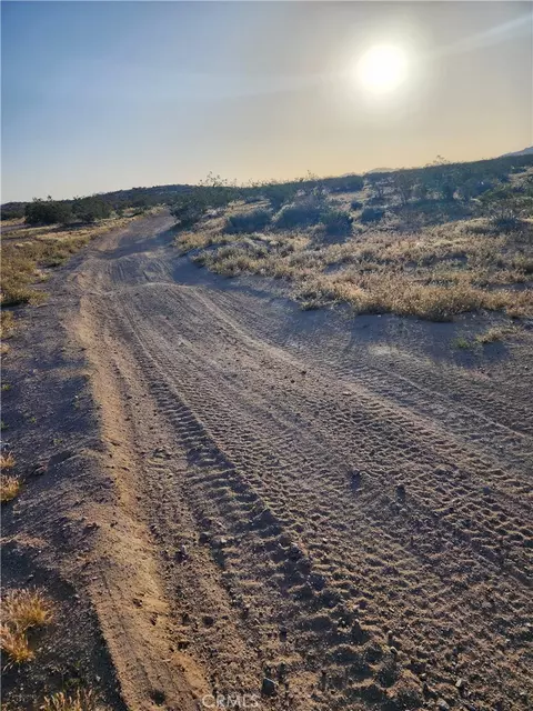 1 Cottonwood Rd, Helendale, CA 92342