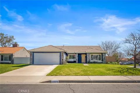 2865 W Rancho Vista Dr, Rialto, CA 92377
