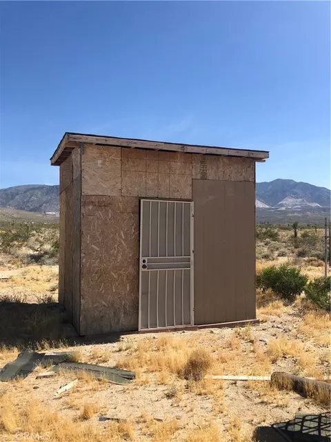36939 Joy Rd, Lucerne Valley, CA 92356