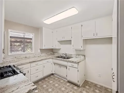 9345 10th Ave, Hesperia, CA 92345 photo 3