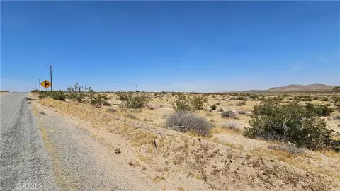 1 Buckhorn Trl, Helendale, CA 92342