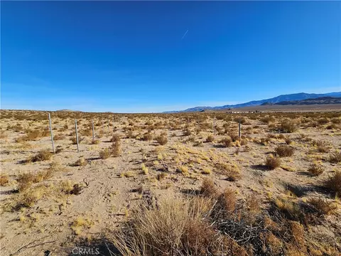 400 End Rd, Lucerne Valley, CA 92356 photo 3