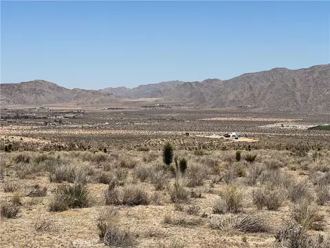 1 Sutter, Apple Valley, CA 92308 photo 3