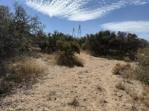 8135 Joshua St, Phelan, CA 92371