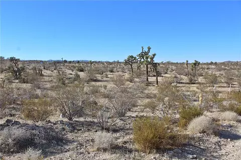 11 Alta Ave, Yucca Valley, CA 92284