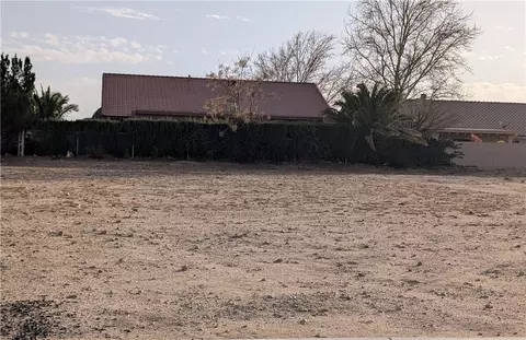 14815 Kent Ln, Helendale, CA 92342