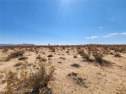 2020 Sunset Rd, Joshua Tree, CA 92252 photo 2