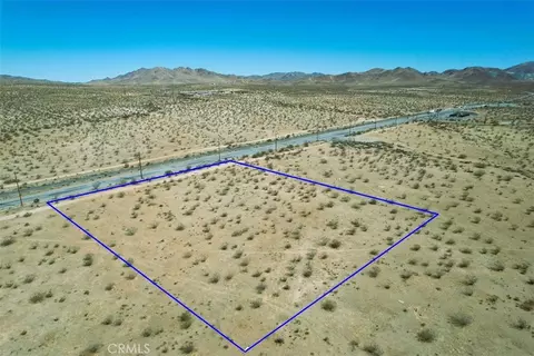 4 Quarry Rd, Apple Valley, CA 92307 photo 2