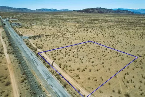 4 Quarry Rd, Apple Valley, CA 92307 photo 4