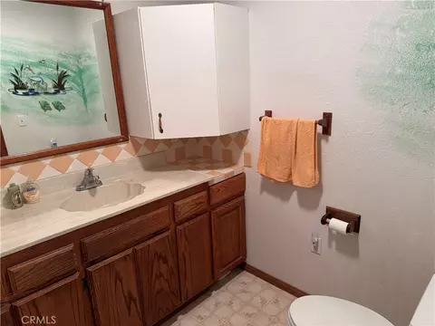Bath - 35648 Mountain View Rd, Hinkley, CA 92347 photo 4 of 5