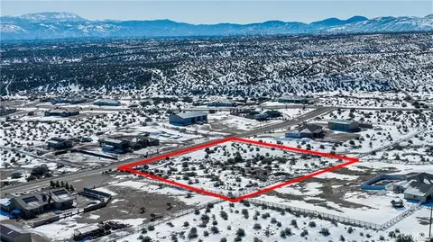 7922 Merrick St, Phelan, CA 92371