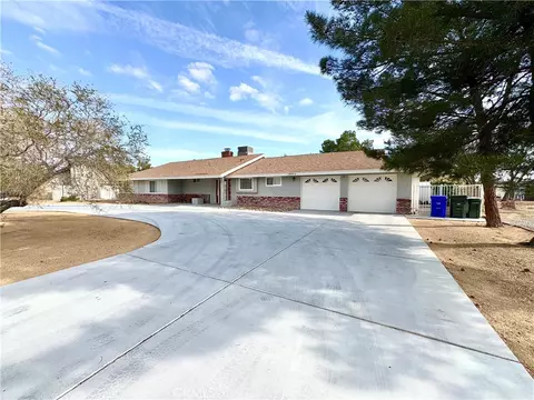 19955 Shoshonee Rd, Apple Valley, CA 92307