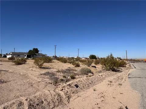 27751 Apache Ave, Barstow, CA 92311 photo 3