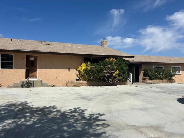 9640 Malpaso Rd, Phelan, CA 92371 | MLS# HD25097249 | 23 Photos - Movoto