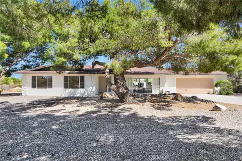 13925 Hopi Rd, Apple Valley, CA 92307