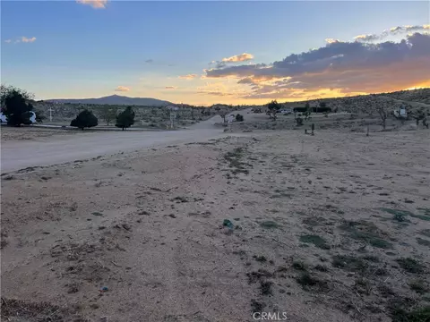 9683 Milpas Dr, Apple Valley, CA 92308 photo 10