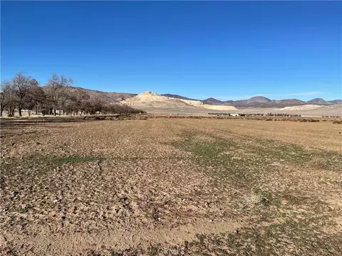 20028 Tehachapi Willow Springs Rd, Tehachapi, CA 93561