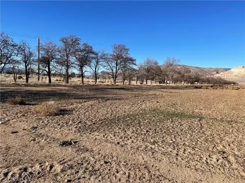20028 Tehachapi Willow Springs Rd, Tehachapi, CA 93561 photo 2