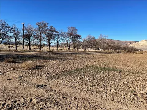 20028 Tehachapi Willow Springs Rd, Tehachapi, CA 93561 photo 2