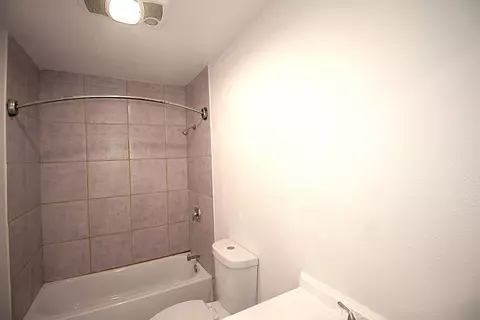Bath - 509 E Williams St, Yermo, CA 92398 photo 1 of 2