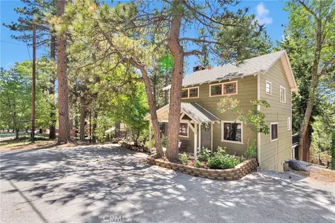 31765 Hilltop Dr, Running Springs, CA 92382