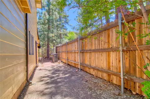 Exterior - 960 Snowbird Rd, Wrightwood, CA 92397 photo 12 of 19