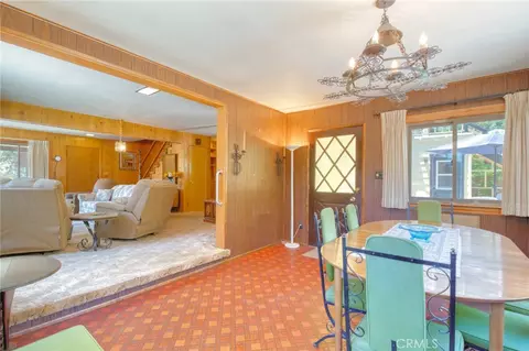 Dining - 960 Snowbird Rd, Wrightwood, CA 92397 photo 3 of 3