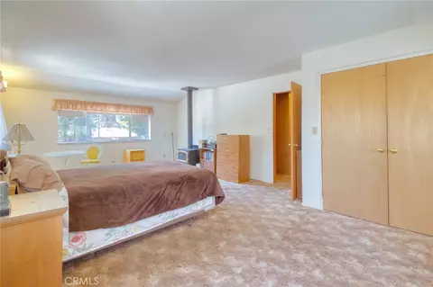 Bedroom - 960 Snowbird Rd, Wrightwood, CA 92397 photo 9 of 13