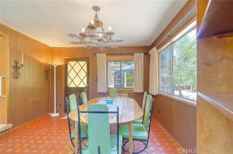Dining - 960 Snowbird Rd, Wrightwood, CA 92397 photo 2 of 3