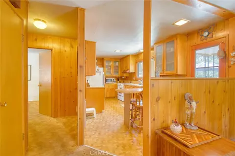 Entry Way - 960 Snowbird Rd, Wrightwood, CA 92397 photo 1 of 2