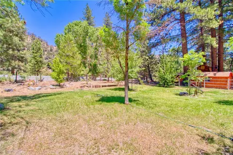Exterior - 960 Snowbird Rd, Wrightwood, CA 92397 photo 9 of 20