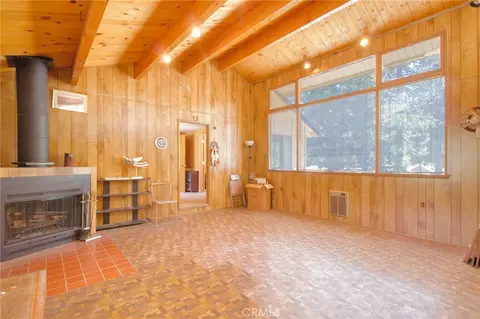 Living - 960 Snowbird Rd, Wrightwood, CA 92397 photo 7 of 7