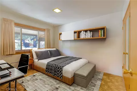 Bedroom - 960 Snowbird Rd, Wrightwood, CA 92397 photo 2 of 13