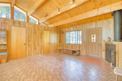 Living - 960 Snowbird Rd, Wrightwood, CA 92397 photo 5 of 7