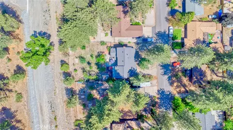 View/Area - 960 Snowbird Rd, Wrightwood, CA 92397 photo 2 of 4