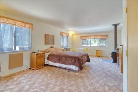 Bedroom - 960 Snowbird Rd, Wrightwood, CA 92397 photo 10 of 13