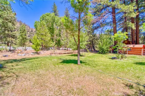Exterior - 960 Snowbird Rd, Wrightwood, CA 92397 photo 9 of 19