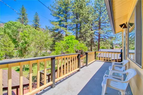 Exterior - 960 Snowbird Rd, Wrightwood, CA 92397 photo 3 of 20